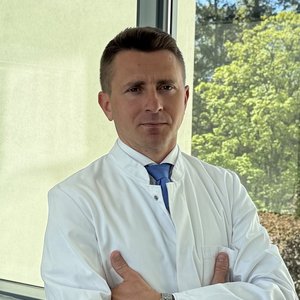 Foto von Dr. (RO) Vlad Vacaru, Chefarzt Gynäkologie und Geburtshilfe am Klinikum Dahme-Spreewald. 