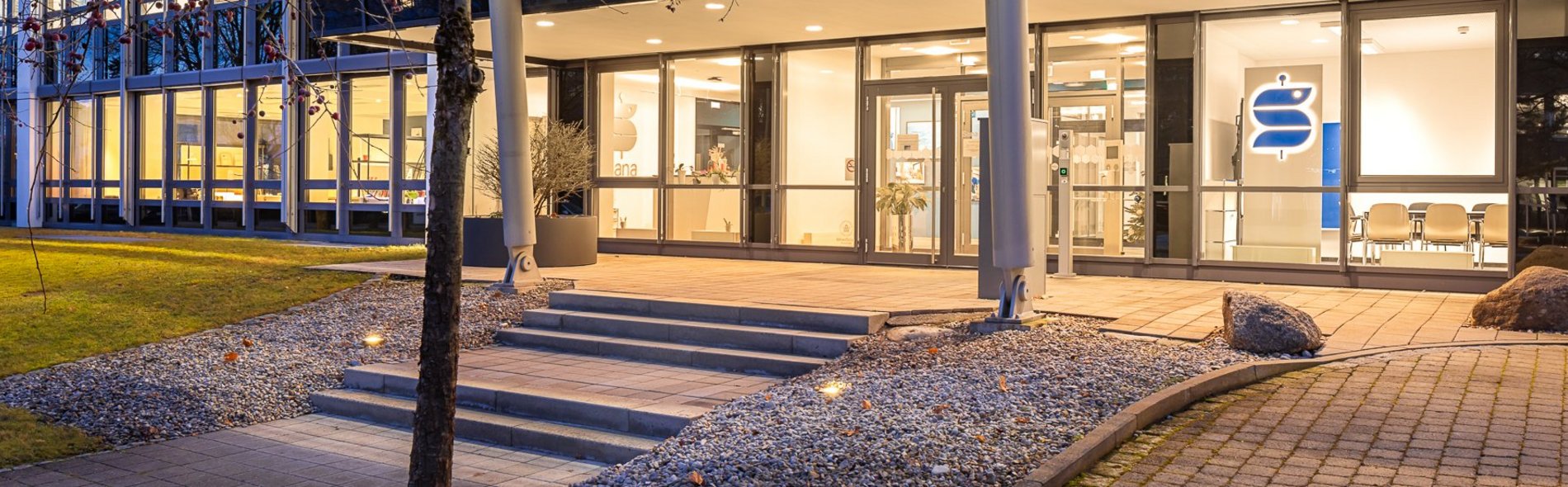 Foto von der Sana-Zentrale in Ismaning.